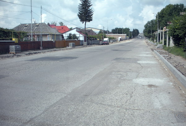 3 Montat borduri str. Armatei1.jpg